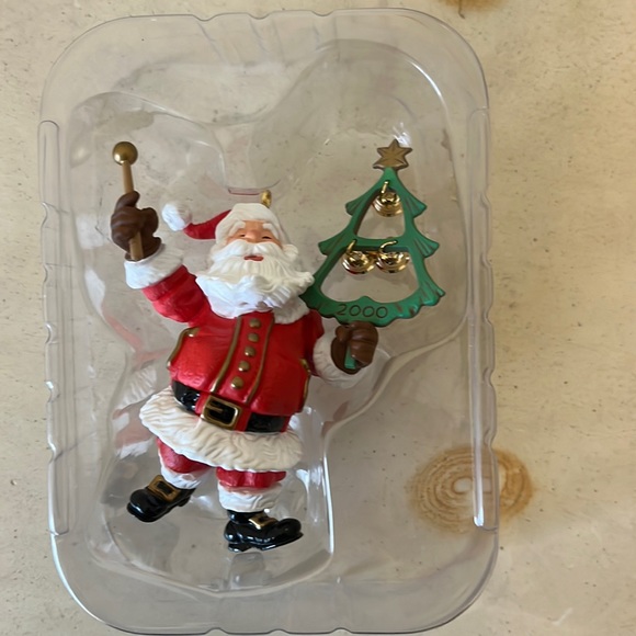 Hallmark Keepsake 2000 jingle Bell Kringle Ornament - Picture 2 of 9